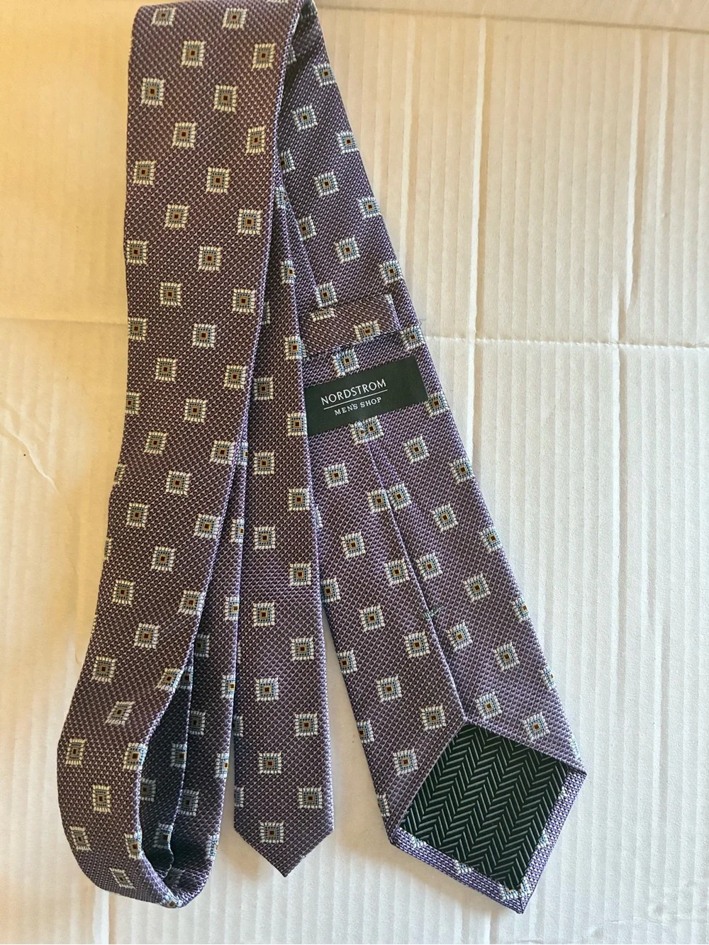Nordstrom Men's Shop 100% Silk Purple Neck Tie purple  quatrefoil jacquard